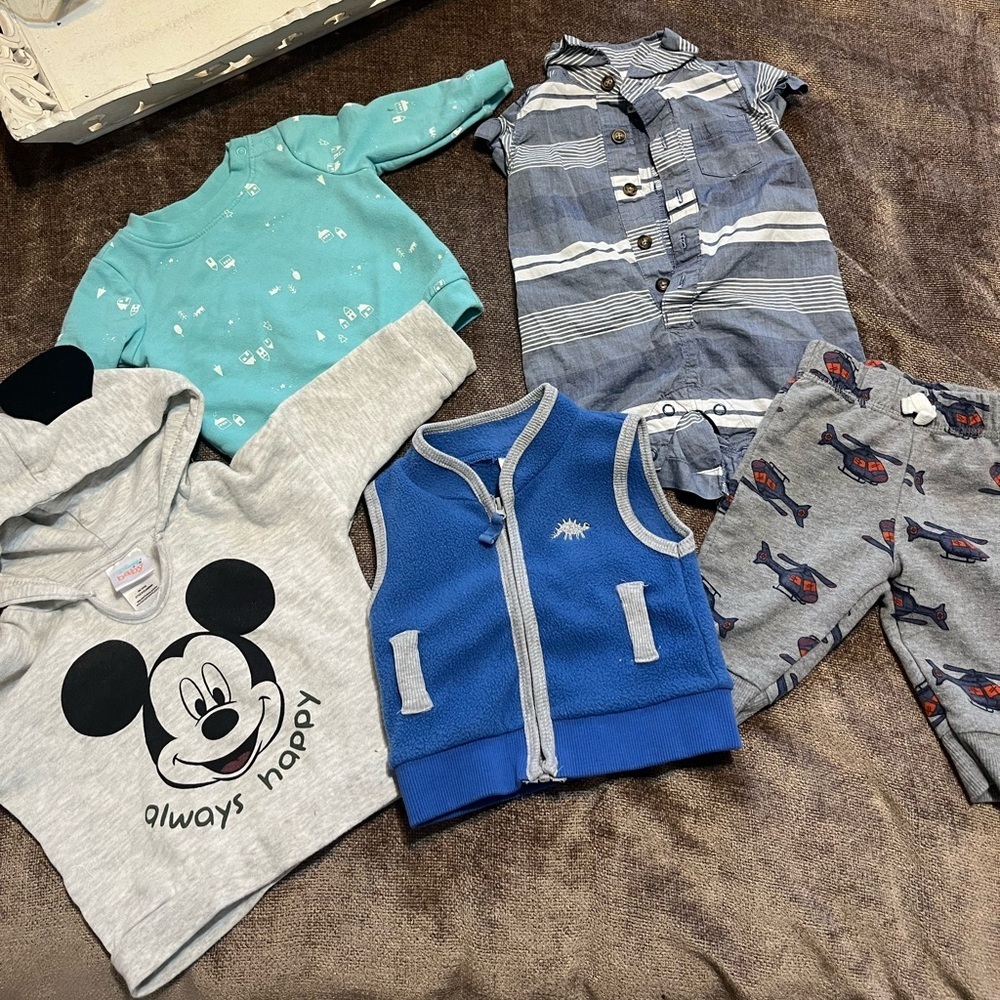 0-3 Months Baby Clothes Bundle - great condition!